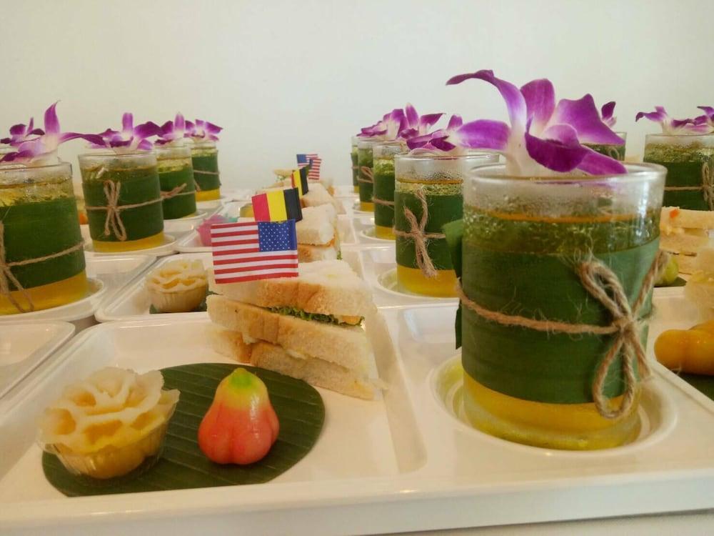 فندق أو واي از 353 ذا روت سريراتشا آند ريزدنس Ban Laem Chabang المظهر الخارجي الصورة